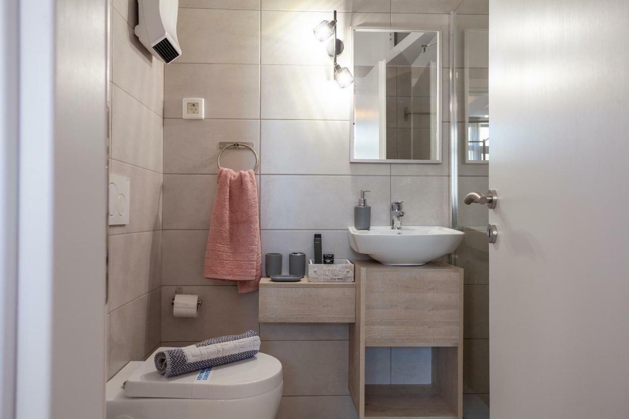 Ferienwohnung Aristophanes Luxury Flat Psyrri Square Athen Exterior foto