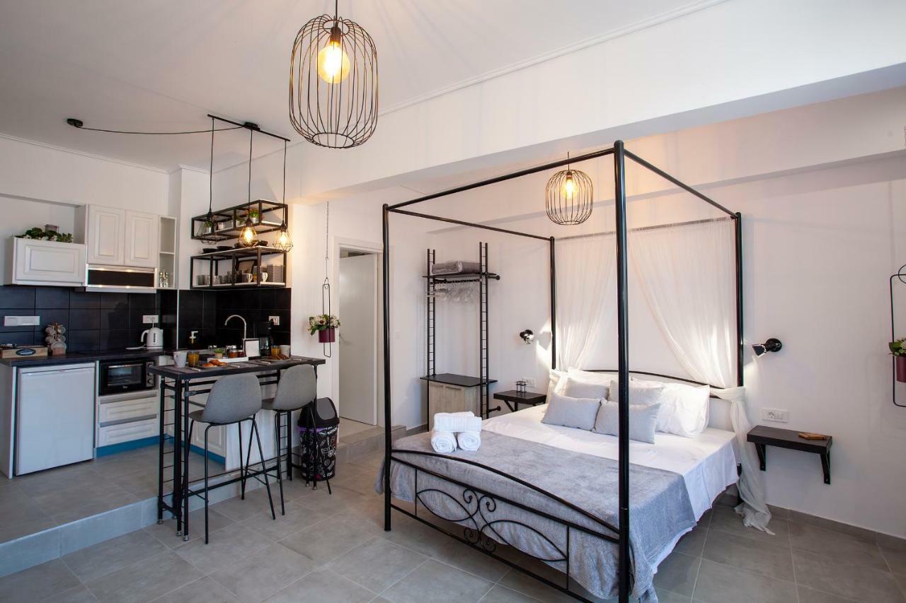 Ferienwohnung Aristophanes Luxury Flat Psyrri Square Athen Exterior foto